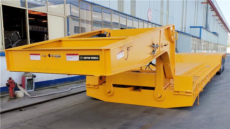 How Much Tri Axle Detachable Gooseneck Low Bed Trailer for Sale